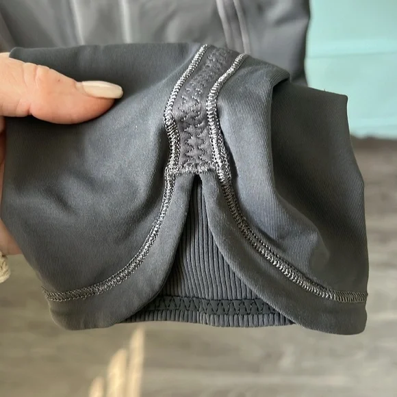 Lululemon High Rise Can’t Stop Crop Legging Size 8 - Picture 6 of 6